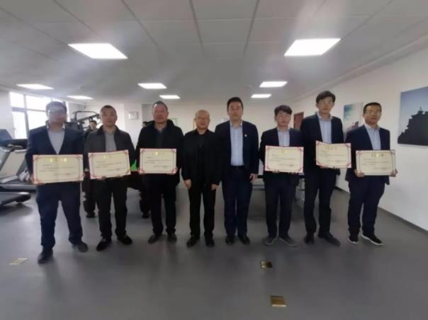 乐投体育在线(中国)唯一官方网站
团委举办球类联谊比赛(图2)