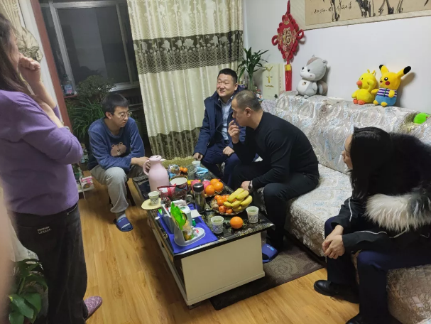 关爱员工冷暖 传递组织温情——乐投体育在线(中国)唯一官方网站
组织开展员工家访活动(图2)