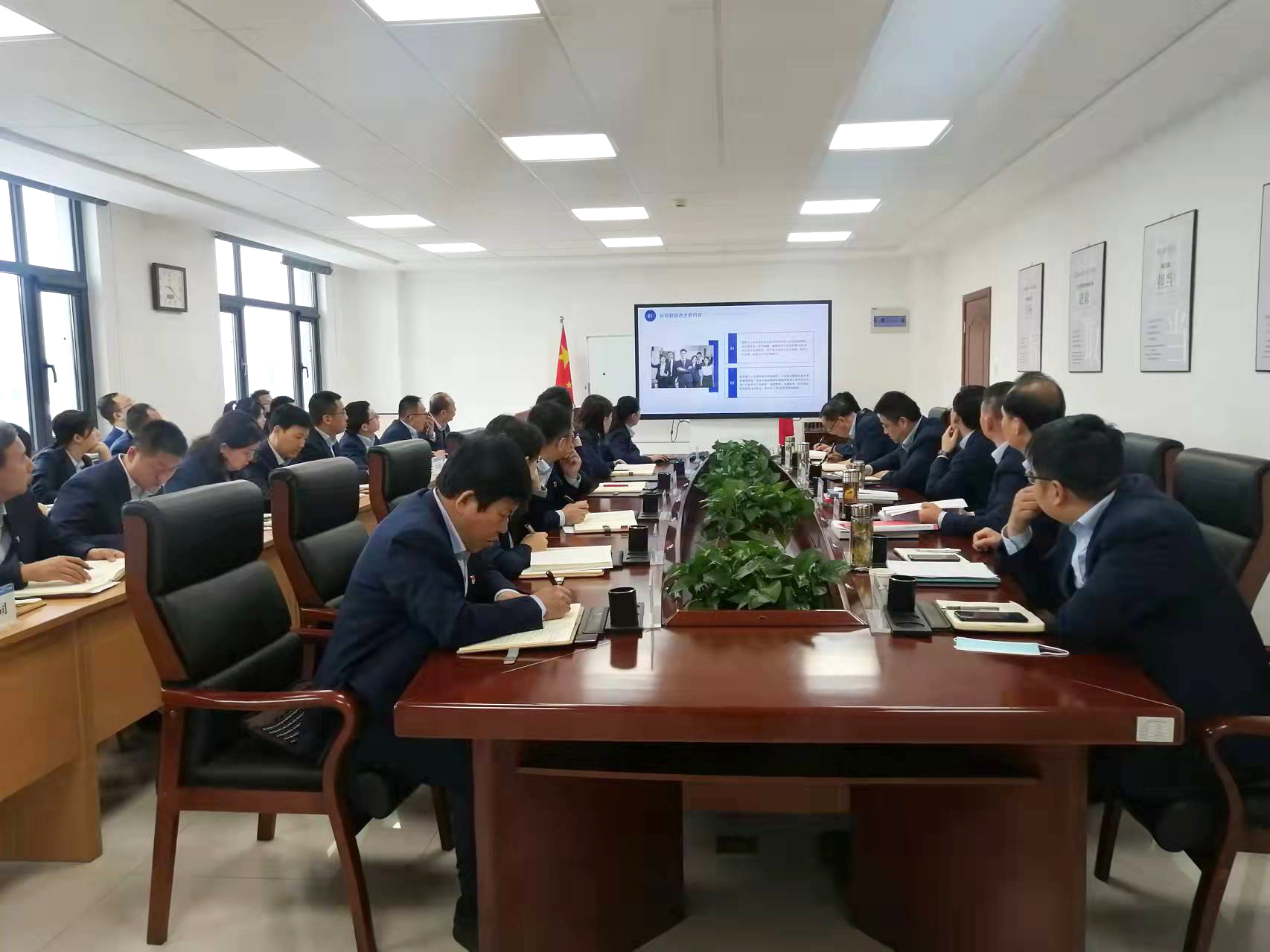 乐投体育在线(中国)唯一官方网站
召开党委理论学习中心组集体学习会议(图2)