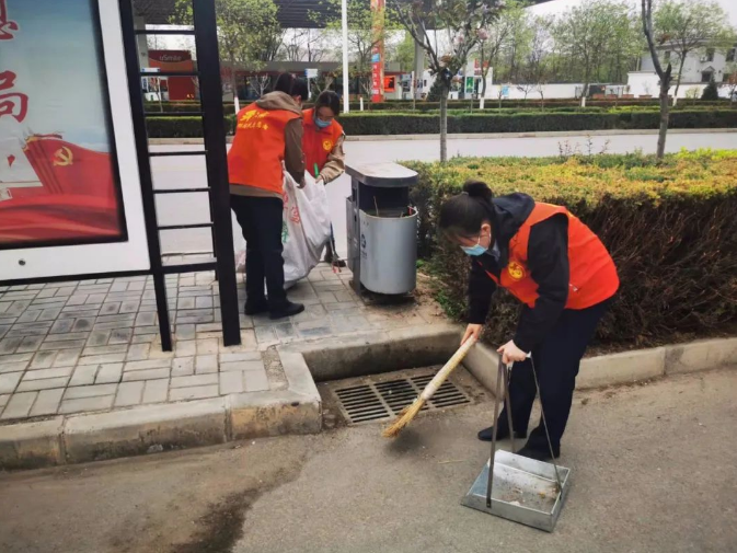 乐投体育在线(中国)唯一官方网站
赴包抓共建村社开展卫生清扫志愿服务活动(图5)