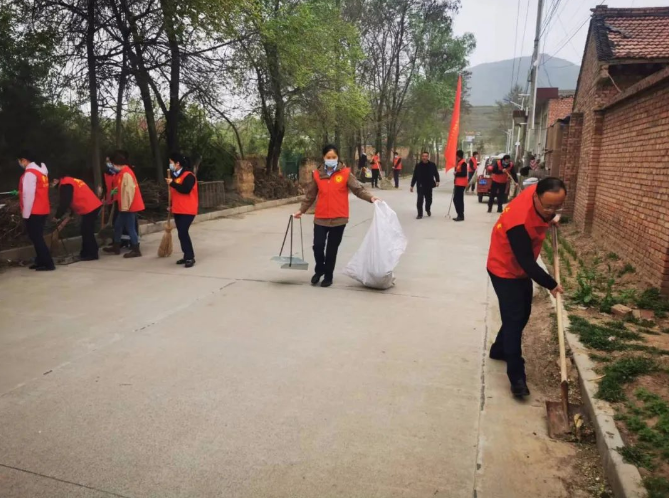 筑起安全墙 照亮乡村路——乐投体育在线(中国)唯一官方网站
鼎力支持包抓共建村社文明创建工作(图8)