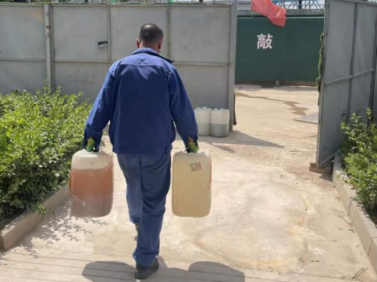 乐投体育在线(中国)唯一官方网站
城东污水处理公司扎实推进危险废物规范化处置(图3)