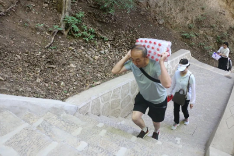 助力文旅市场 展示产投风采——乐投体育在线(中国)唯一官方网站
组织开展员工登山比赛活动(图6)