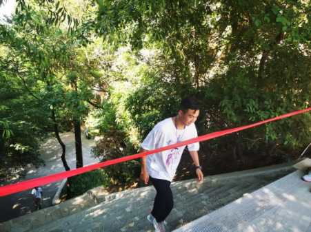 助力文旅市场 展示产投风采——乐投体育在线(中国)唯一官方网站
组织开展员工登山比赛活动(图8)